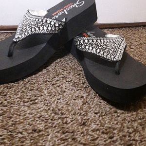 Black Foam Sandals Size USA 8.5